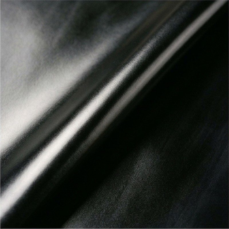 Macro di vitello abrasivato nero con lucentezza profonda