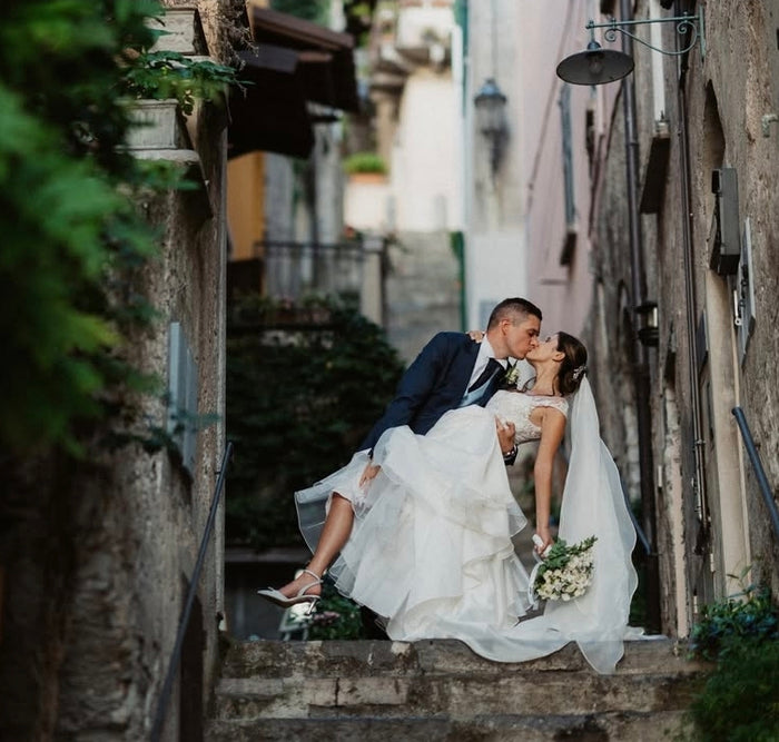 Sposi tra i vicoli, scarpe da sposa fatte a mano
