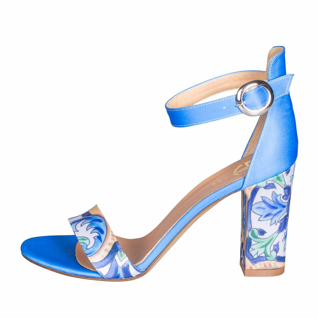 Sandali azzurri con tacco e design ceramica made in italy studio creazioni 9 cm 