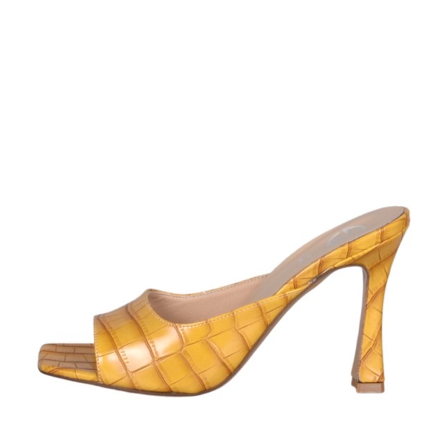 Sandali forma quadra in cocco ocra tacco 9 made in italy studio creazioni nuova collezione