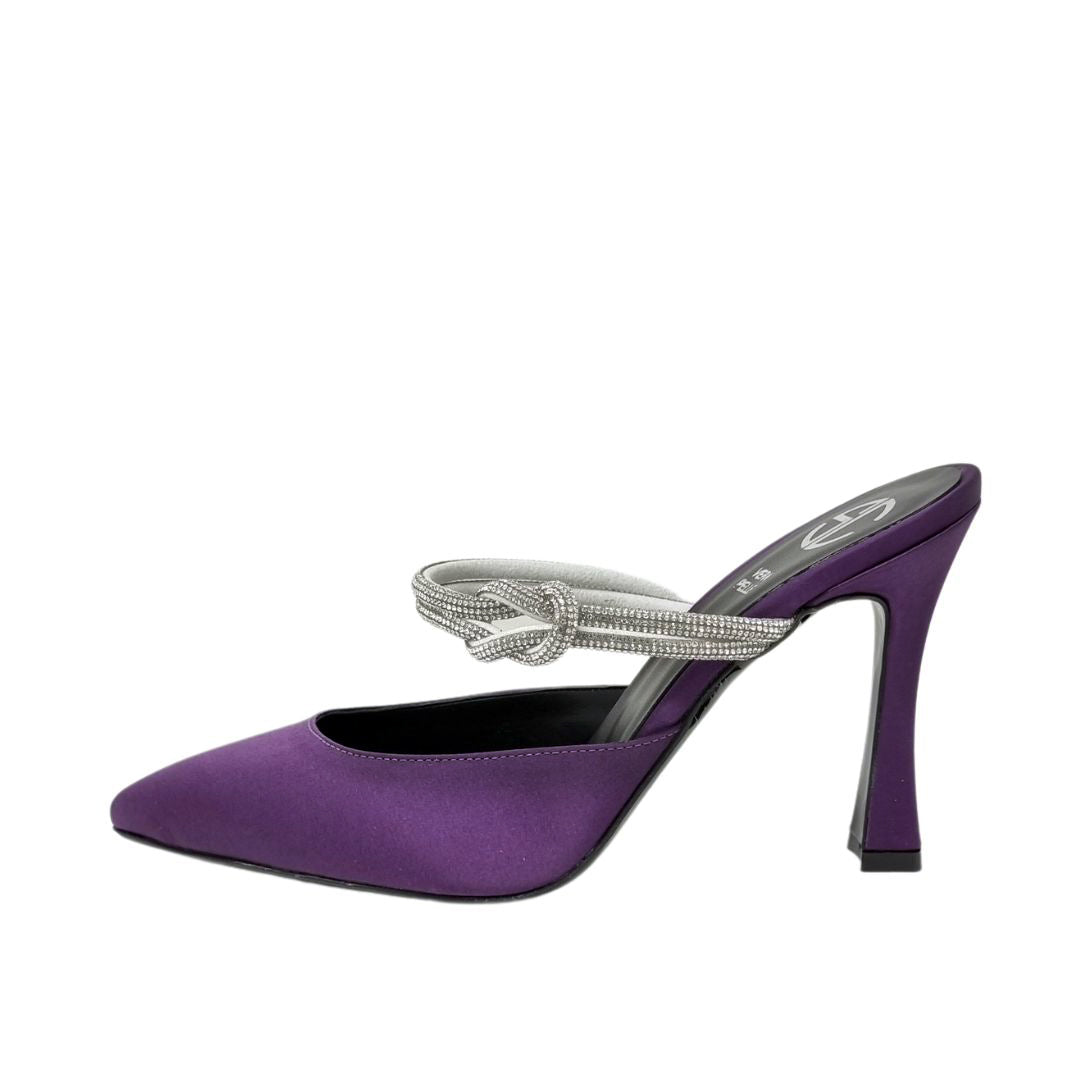 Scarpe a punta con tacco e cinturino di strass su collo piede